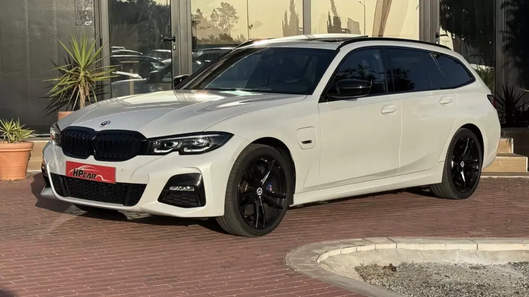 BMW 330 2022 - 35990 EUR, 95000 km - 95000km - foto 4 de 35