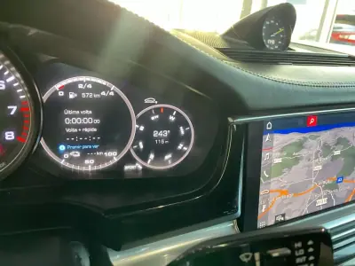 Porsche Panamera 2018 - 60500 EUR, 104962 km - AUTO.MOTO.pt - 104962km - foto 16 de 58