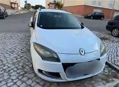 Renault Mégane Sport Tourer 2011 - 4999 EUR, 257000 km - AUTO.MOTO.pt - 257000km - foto 6 de 15