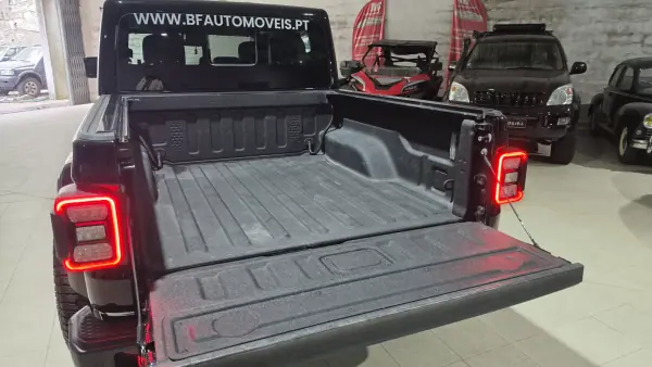 Jeep Gladiator 2021 - 62900 EUR, 117383 km - 117383km - foto 23 de 53