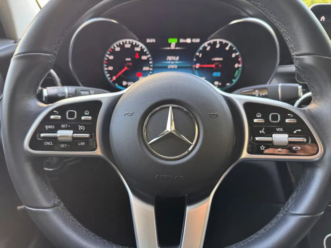 Mercedes-Benz GLC 300 2022 - 47500 EUR, 37758 km - AUTO.MOTO.pt - 37758km - foto 12 de 25