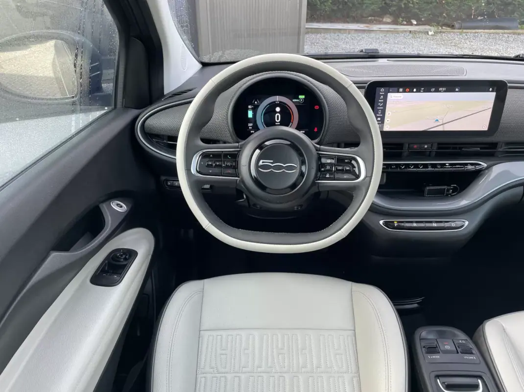 Fiat 500e 2022 - 17995 EUR, 18338 km - AUTO.MOTO.pt - 18338km - foto 4 de 45