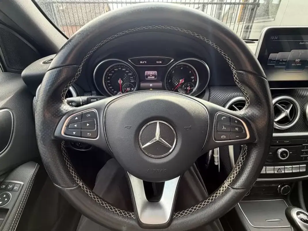 Mercedes-Benz A 180 2016 - 14890 EUR, 204488 km - AUTO.MOTO.pt - 204488km - foto 5 de 15