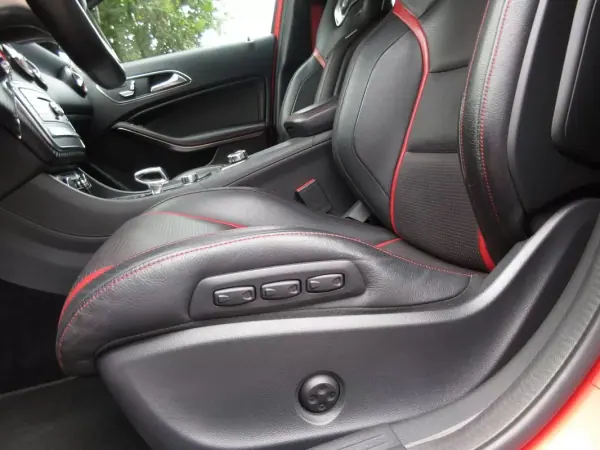 Mercedes-Benz A 45 AMG 2017 - 38990 EUR, 110000 km - AUTO.MOTO.pt - 110000km - foto 25 de 56