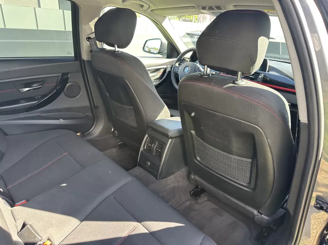 BMW 318 2014 - 11900 EUR, 250000 km - 250000km - foto 54 de 60