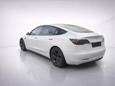 Tesla Model 3 2021 - 22900 EUR, 130000 km - AUTO.MOTO.pt - 130000km - foto 2 de 3
