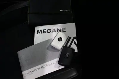 Renault Mégane Sport Tourer 2022 - 15900 EUR, 141000 km - AUTO.MOTO.pt - 141000km - foto 30 de 30