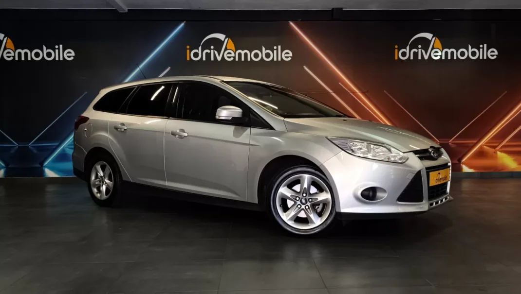 Ford Focus SW 2012 - 7000 EUR, 219147 km - AUTO.MOTO.pt - 219147km - foto 1 de 40