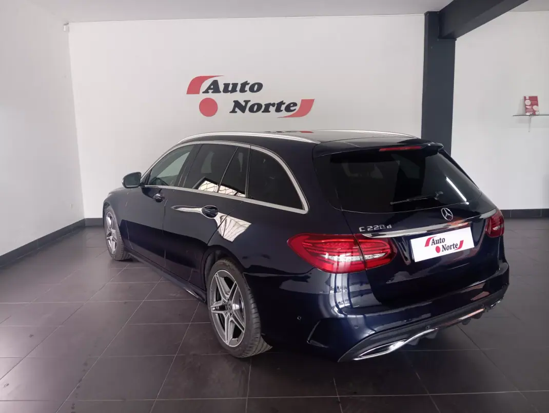 Mercedes-Benz C 220 2019 - 28300 EUR, 140000 km - AUTO.MOTO.pt - 140000km - foto 8 de 36