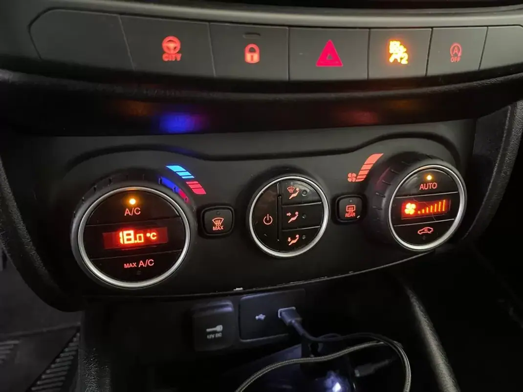Fiat Tipo 2019 - 8900 EUR, 146000 km - AUTO.MOTO.pt - 146000km - foto 26 de 32