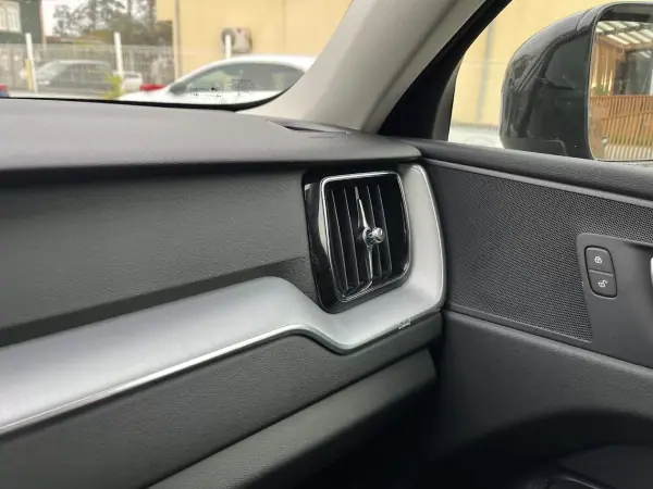 Volvo XC 60 2020 - 32750 EUR, 141000 km - AUTO.MOTO.pt - 141000km - foto 21 de 51