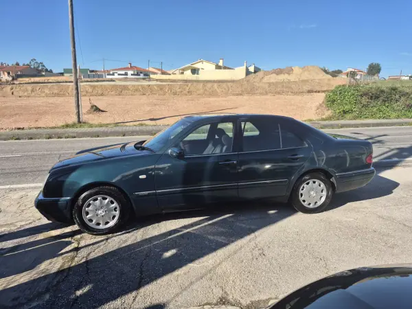 Mercedes-Benz E 220 1997 - 3900 EUR, 500000 km - AUTO.MOTO.pt - 500000km - foto 7 de 28
