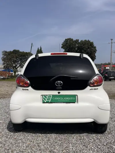 Toyota Aygo 2011 - 7000 EUR, 114200 km - AUTO.MOTO.pt - 114200km - foto 5 de 16