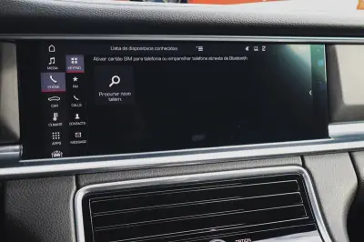 Porsche Panamera Sport Turismo 2019 - 69880 EUR, 97640 km - AUTO.MOTO.pt - 97640km - foto 42 de 71