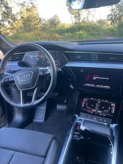Audi e-tron 2022 - 34750 EUR, 131000 km - AUTO.MOTO.pt - 131000km - foto 26 de 50