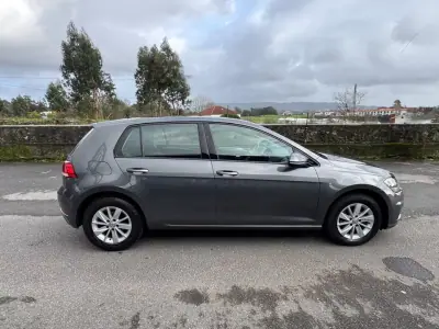 Volkswagen Golf 2019 - 15990 EUR, 95000 km - AUTO.MOTO.pt - 95000km - foto 9 de 27