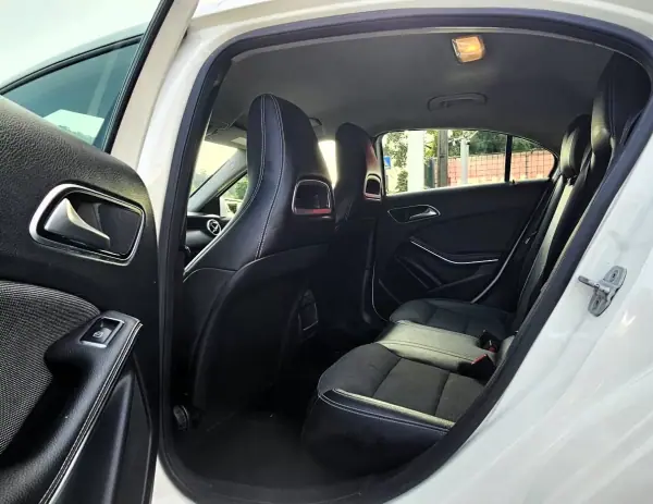 Mercedes-Benz A 160 2015 - 16500 EUR, 137000 km - AUTO.MOTO.pt - 137000km - foto 16 de 24