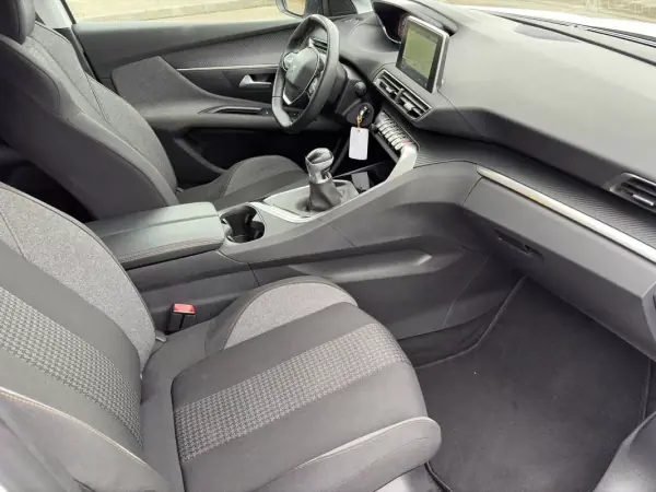 Peugeot 3008 2019 - 17900 EUR, 66750 km - AUTO.MOTO.pt - 66750km - foto 12 de 21