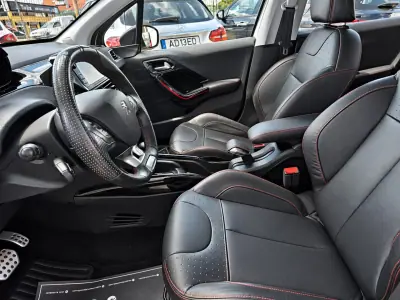 Peugeot 2008 2018 — photo 6 of 18