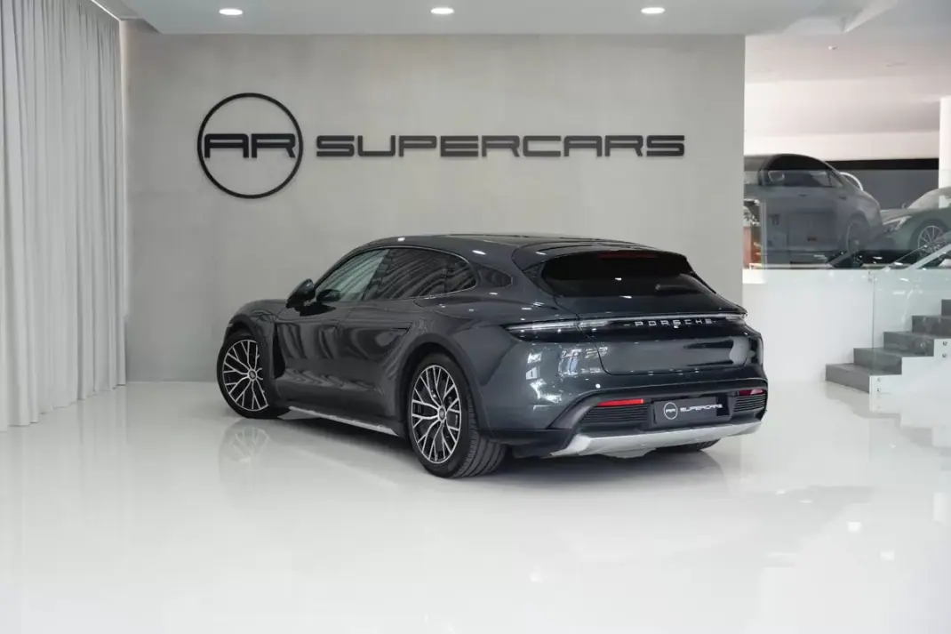 Porsche Taycan Cross Turismo 2022 - 63950 EUR, 45941 km - 45941km - foto 13 de 52
