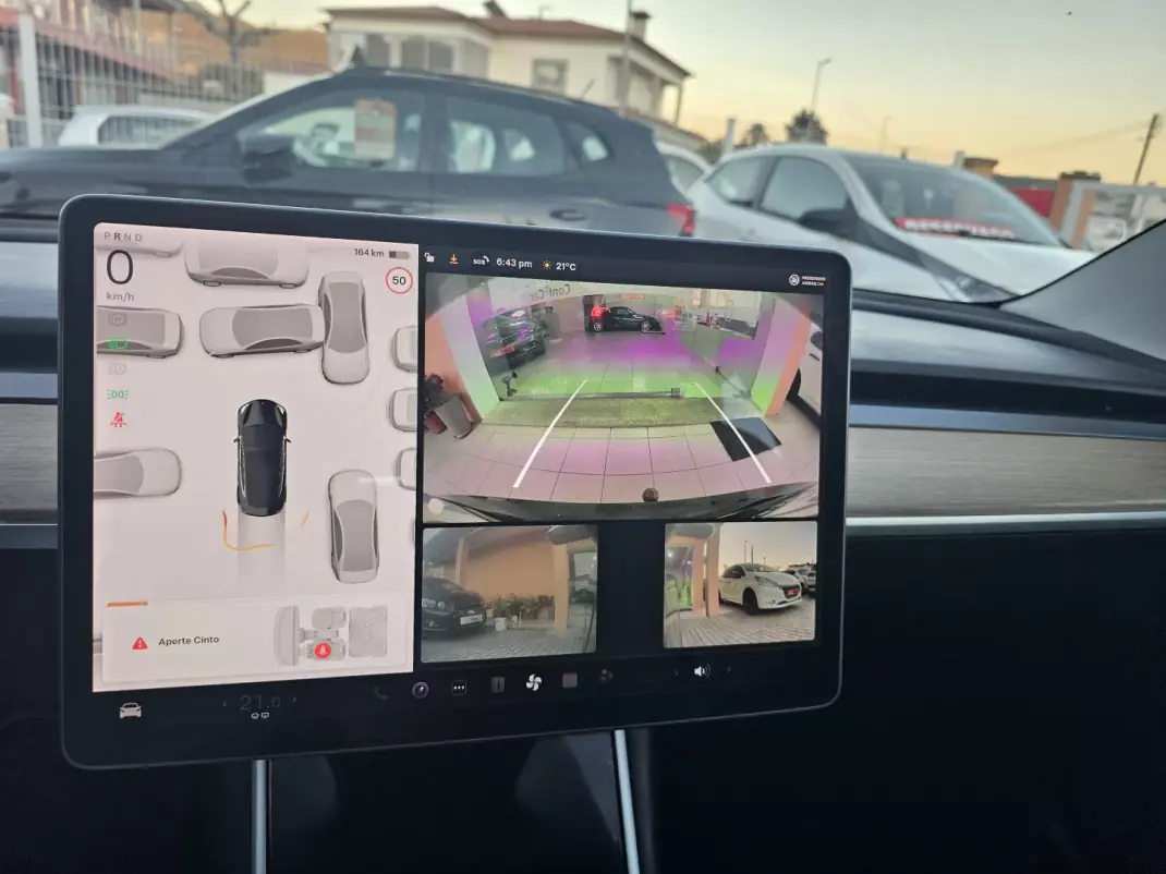 Tesla Model 3 2019 - 23500 EUR, 119000 km - AUTO.MOTO.pt - 119000km - foto 10 de 13