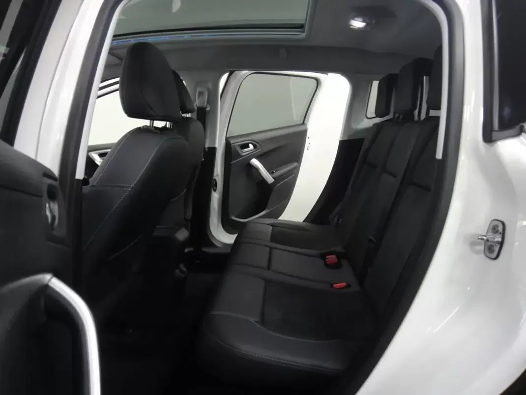 Peugeot 2008 2019 - 11250 EUR, 90000 km - AUTO.MOTO.pt - 90000km - foto 21 de 32