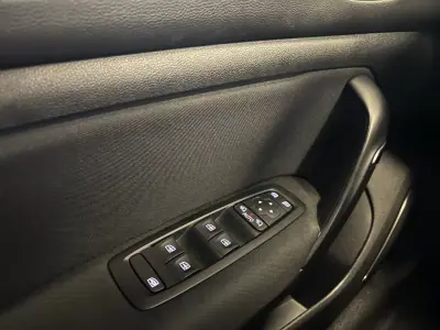 Renault Mégane 2016 - 12990 EUR, 130000 km - AUTO.MOTO.pt - 130000km - foto 35 de 37