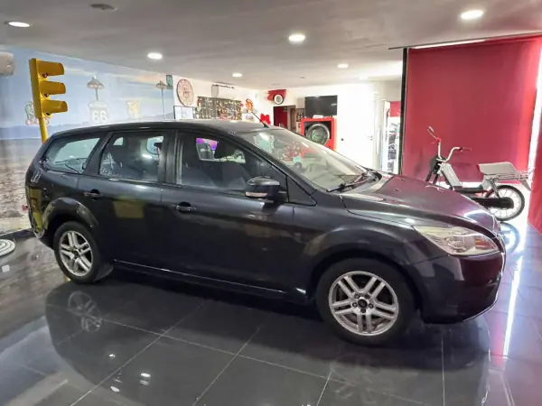 Ford Focus SW 2008 - 5990 EUR, 299000 km - AUTO.MOTO.pt - 299000km - foto 3 de 13