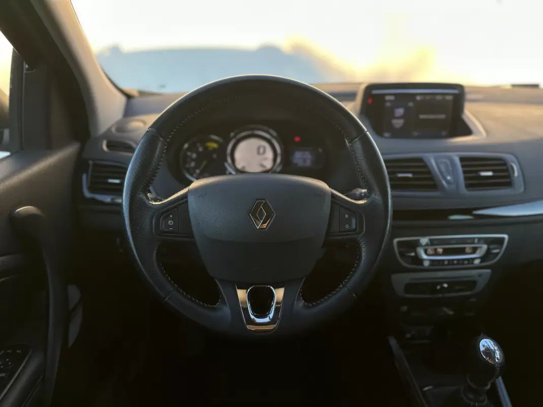 Renault Mégane Sport Tourer 2015 - 7990 EUR, 182000 km - 182000km - foto 21 de 39