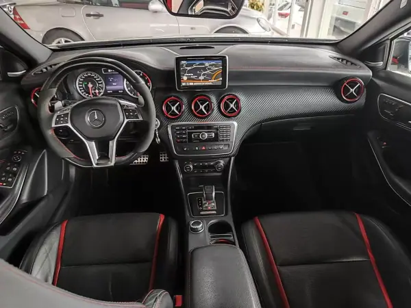 Mercedes-Benz A 45 AMG 2013 - 31500 EUR, 112700 km - AUTO.MOTO.pt - 112700km - foto 37 de 40
