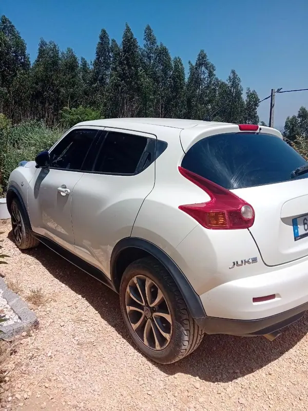 Nissan Juke 2014 - 7950 EUR, 246389 km - AUTO.MOTO.pt - 246389km - foto 2 de 10