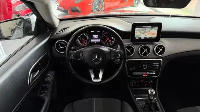 Mercedes-Benz CLA 180 2017 - 18990 EUR, 111452 km - AUTO.MOTO.pt - 111452km - foto 14 de 28