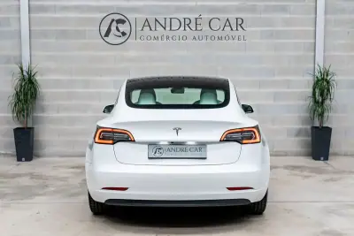 Tesla Model 3 2021 - 27950 EUR, 49088 km - AUTO.MOTO.pt - 49088km - foto 58 de 59