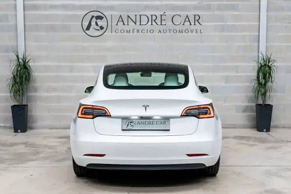 Tesla Model 3 2021 - 27950 EUR, 49088 km - AUTO.MOTO.pt - 49088km - foto 58 de 59