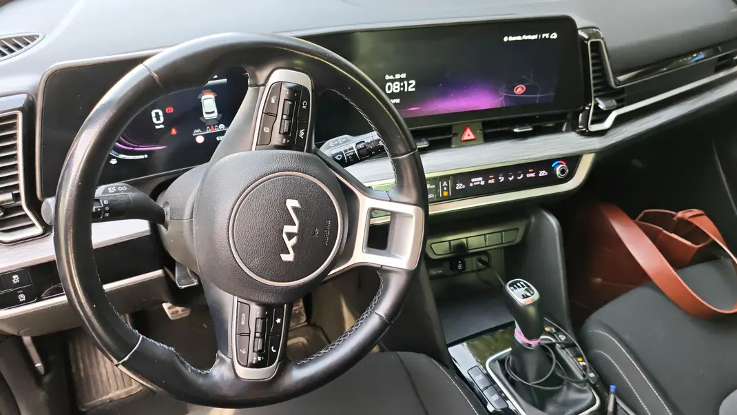 Kia Sportage 2022 - 20500 EUR, 66500 km - AUTO.MOTO.pt - 66500km - foto 7 de 9