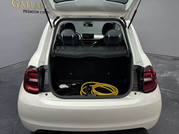 Fiat 500e 2023 - 18900 EUR, 14615 km - AUTO.MOTO.pt - 14615km - foto 5 de 8