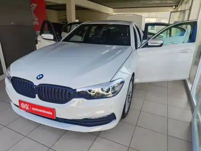 BMW 520 2017 - 23500 EUR, 165600 km - AUTO.MOTO.pt - 165600km - foto 18 de 38
