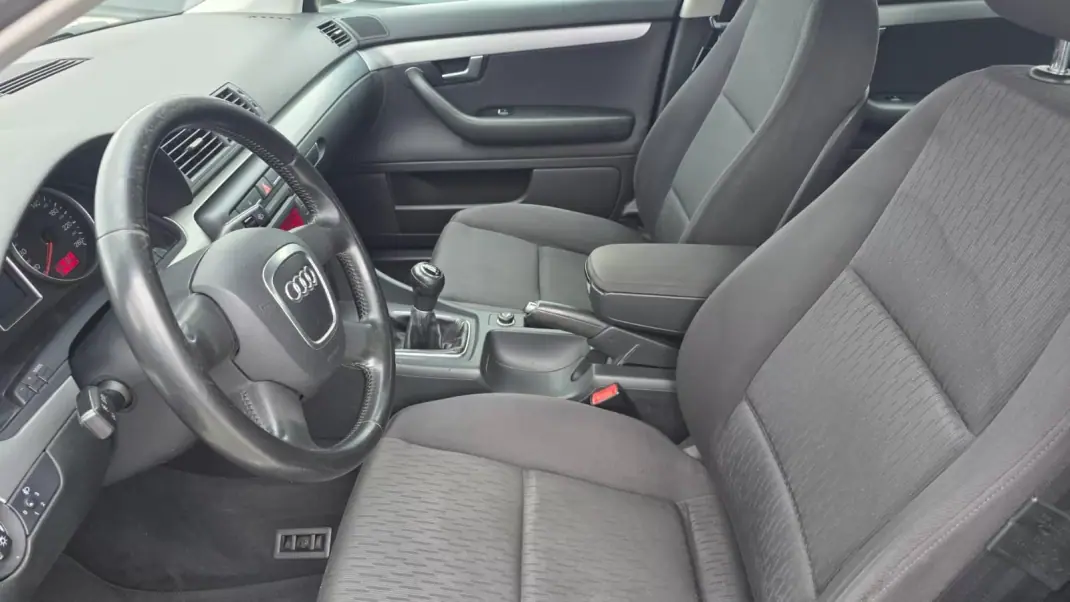 Audi A4 2007 - 5590 EUR, 300000 km - 300000km - foto 9 de 19
