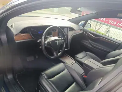 Tesla Model X 2020 - 45500 EUR, 85990 km - AUTO.MOTO.pt - 85990km - foto 24 de 38
