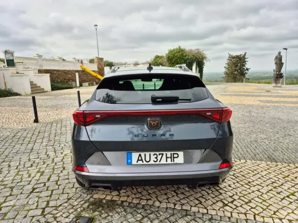 Cupra Formentor 2022 - 28900 EUR, 110907 km - AUTO.MOTO.pt - 110907km - foto 5 de 24