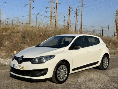 Renault Mégane 2014 - 5500 EUR, 270000 km - AUTO.MOTO.pt - 270000km - foto 2 de 12