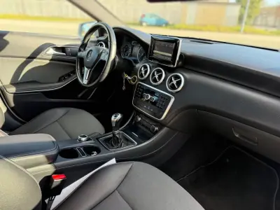 Mercedes-Benz A 180 2015 - 14250 EUR, 155500 km - AUTO.MOTO.pt - 155500km - foto 13 de 23