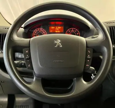 Peugeot 2023 - 22950 EUR, 69000 km - AUTO.MOTO.pt - 69000km - foto 24 de 24