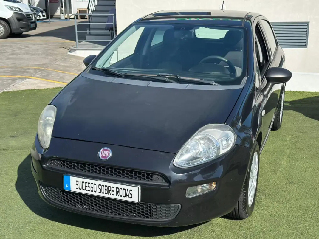 Fiat Punto 2018 - 10990 EUR, 83900 km - AUTO.MOTO.pt - 83900km - foto 2 de 20