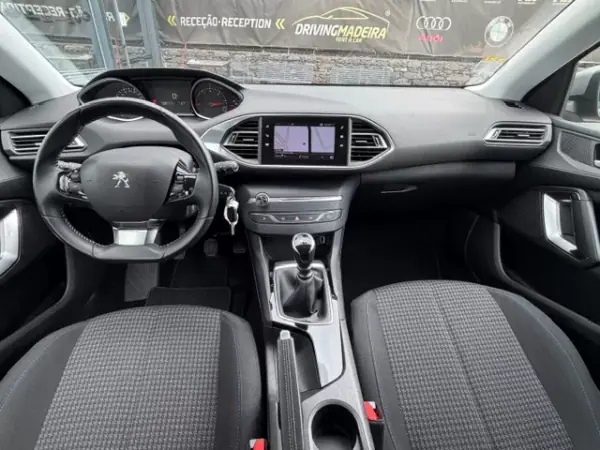 Peugeot 308 SW 2020 - 14900 EUR, 58700 km - AUTO.MOTO.pt - 58700km - foto 10 de 12