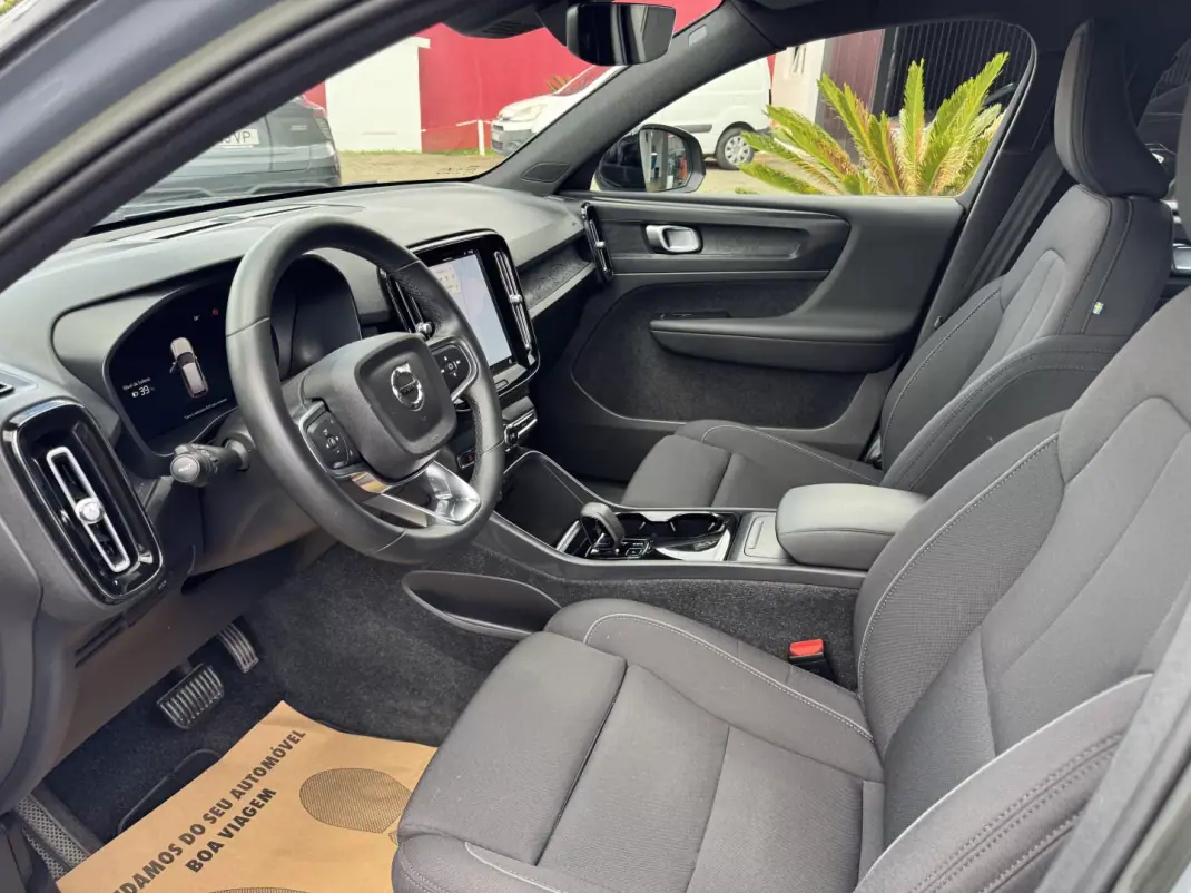 Volvo XC 40 2023 - 28500 EUR, 58000 km - AUTO.MOTO.pt - 58000km - foto 13 de 38
