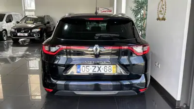 Renault Mégane Sport Tourer 2018 - 12999 EUR, 131021 km - AUTO.MOTO.pt - 131021km - foto 4 de 29
