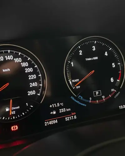 BMW 116 2018 - 18450 EUR, 214000 km - AUTO.MOTO.pt - 214000km - foto 11 de 20