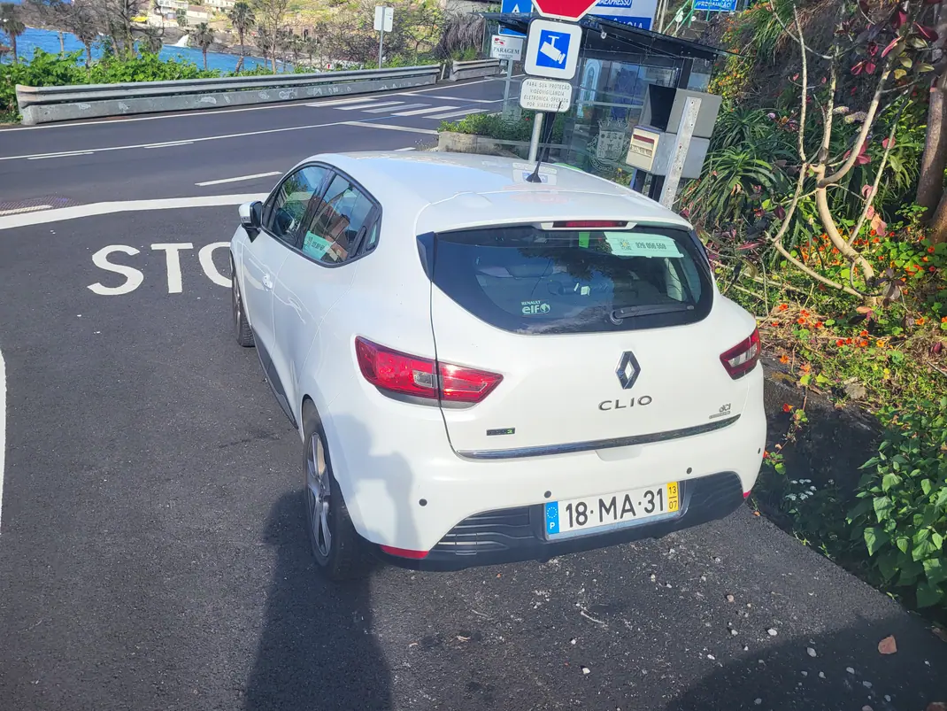 Renault Clio 2013 - 8600 EUR, 171000 km - AUTO.MOTO.pt - 171000km - foto 3 de 19