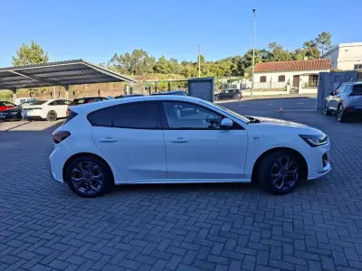 Ford Focus 2022 - 16500 EUR, 97500 km - AUTO.MOTO.pt - 97500km - foto 5 de 37